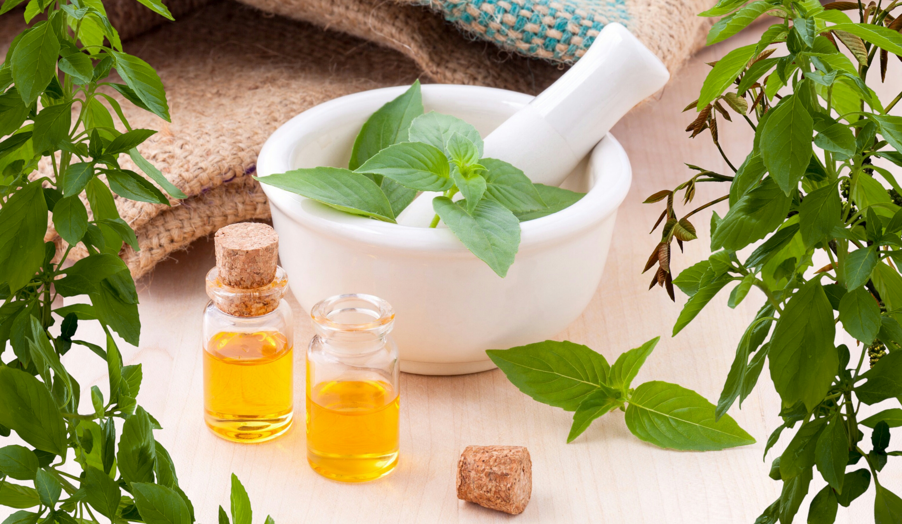 essential-oils-flower-aromatherapy-perfume-essential-nature-1435367-pxhere.com